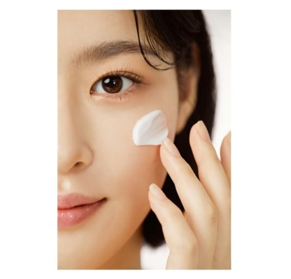 Солнцезащитный крем с коллагеном Enough Collagen 3X Moisture Sun Cream SPF50+/PA+++ 50 мл