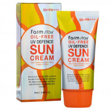 Солнцезащитный крем для жирной и проблемной кожи с экстрактом алоэ Farmstay Oil-Free Uv Defence Sun Cream SPF50+/PA+++