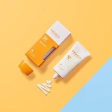 Солнцезащитный крем-основа Frudia Tone Up Base Sun Cream SPF50+ PA+++