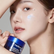 Легкий матирующий крем для жирной кожи medicube Zero Pore One Day Cream