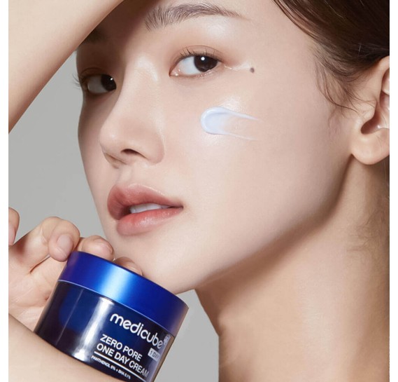 Легкий матирующий крем для жирной кожи medicube Zero Pore One Day Cream MEDICUBE 50 мл