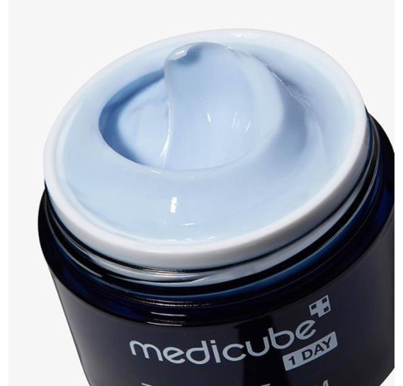 Легкий матирующий крем для жирной кожи medicube Zero Pore One Day Cream MEDICUBE 50 мл