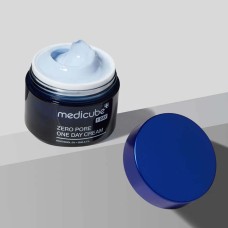 Легкий матирующий крем для жирной кожи medicube Zero Pore One Day Cream