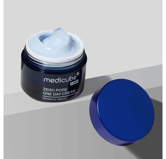 Легкий матирующий крем для жирной кожи medicube Zero Pore One Day Cream MEDICUBE 50 мл